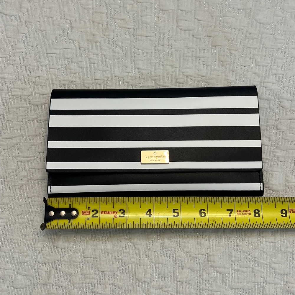 KATE SPADE STRIPED LEATHER WALLET BLACK & WHITE - Picture 13 of 16